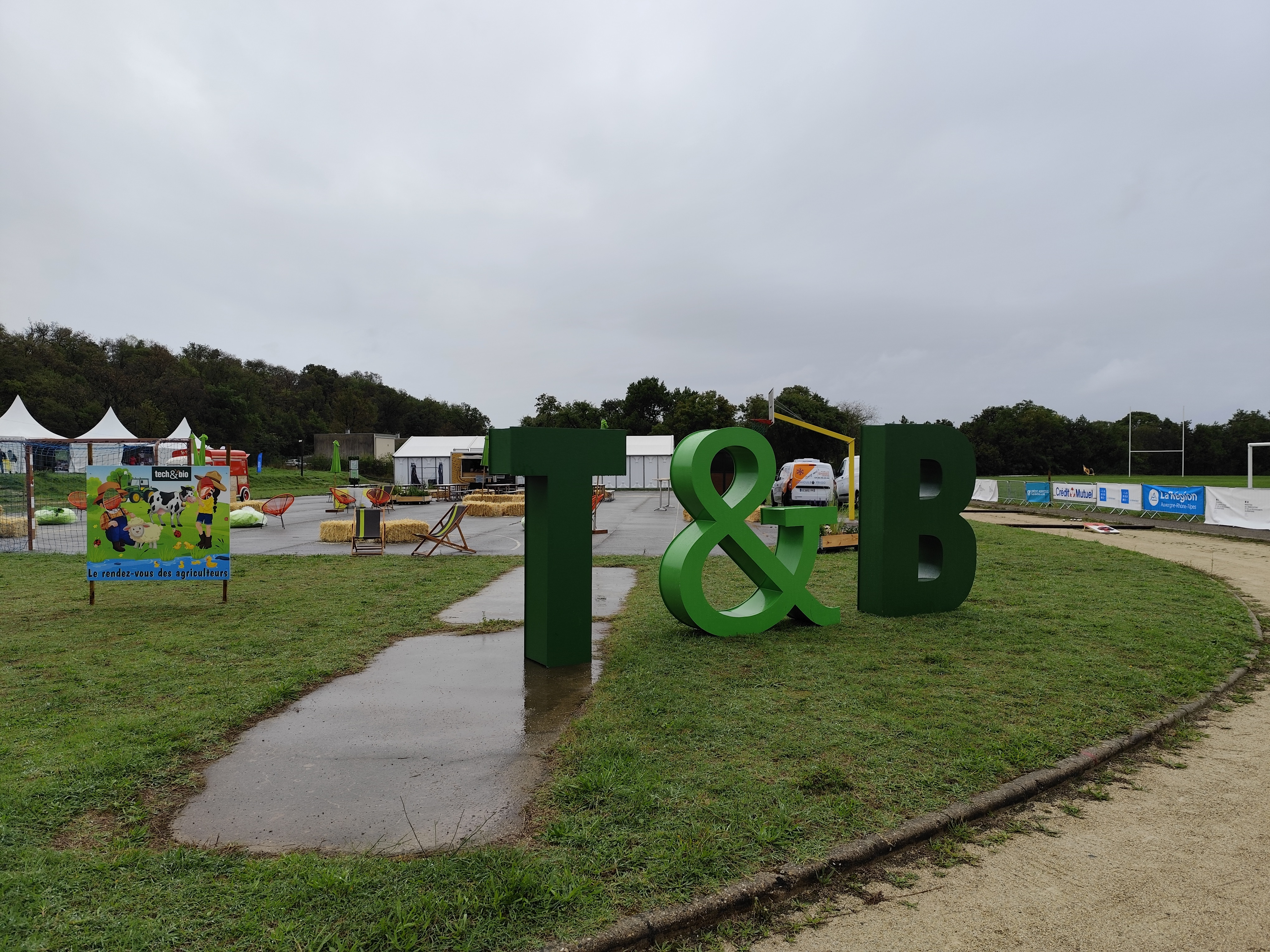 ZDEKS na sejmu Tech&Bio 2025: izmenjava znanja in predstavitev slovenskih inovacij