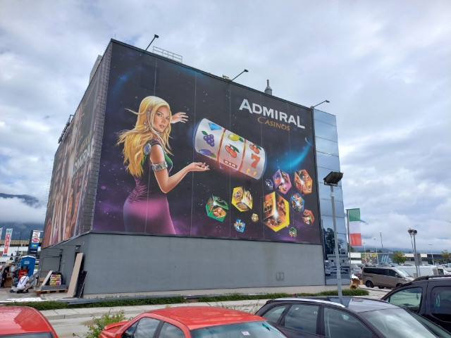 Prenova fasadne grafike Casino Admiral