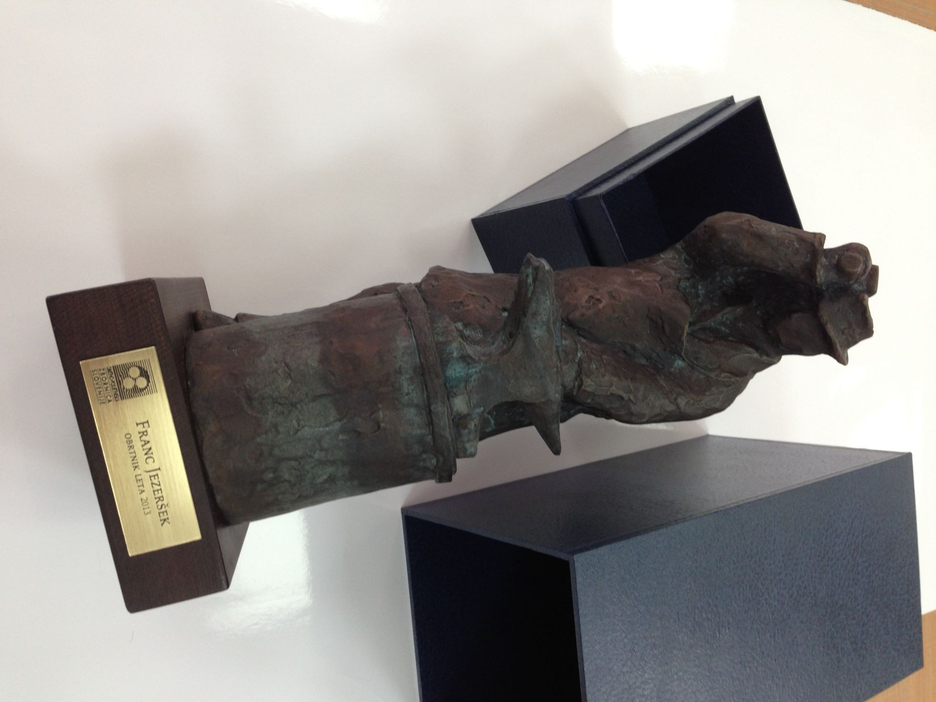 Štampiljke, plakate, priponke