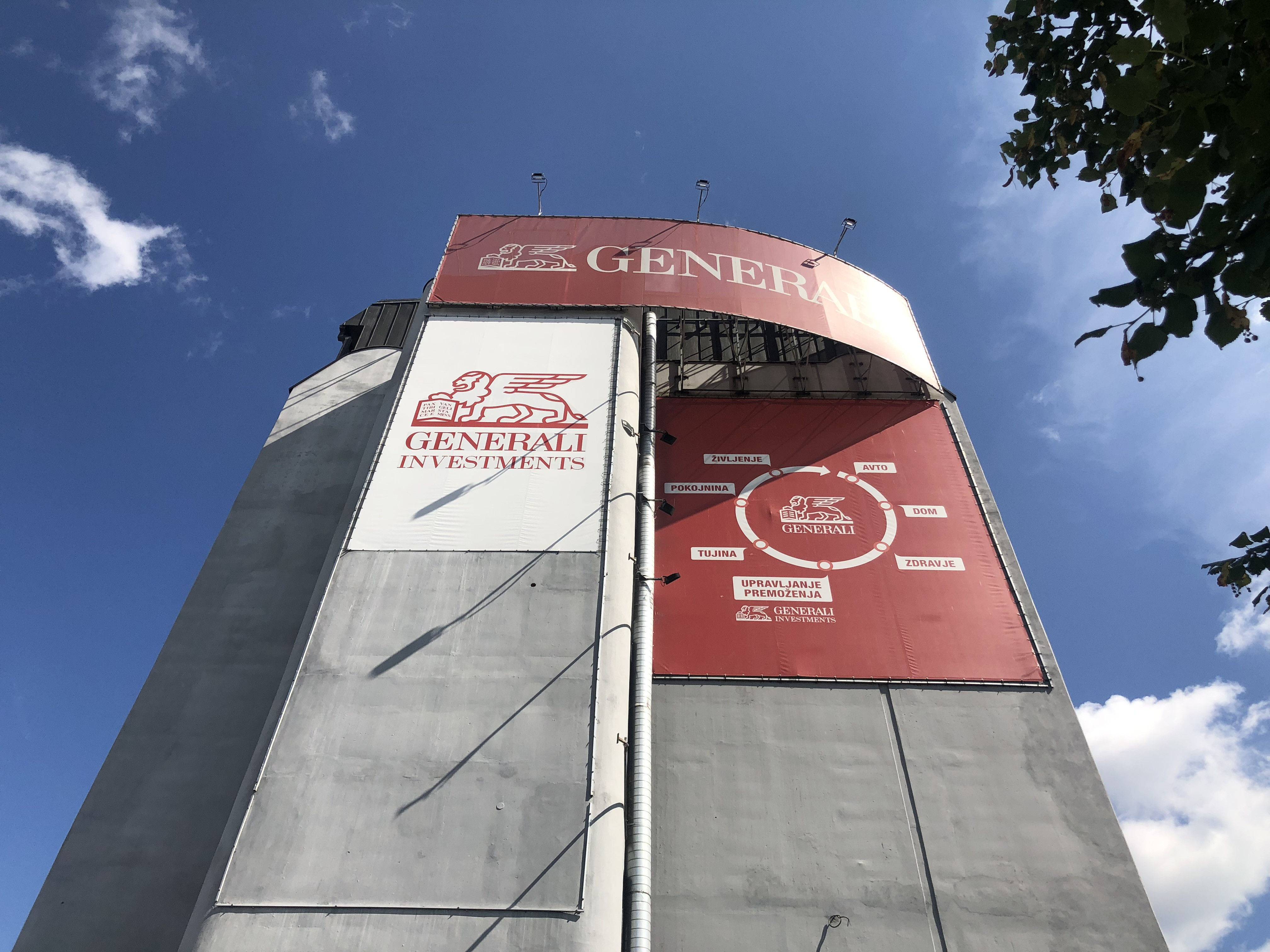 Zunanji napisi Generali