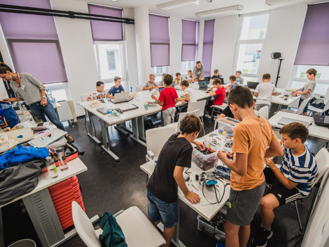 Delavnica lego robotika 2022