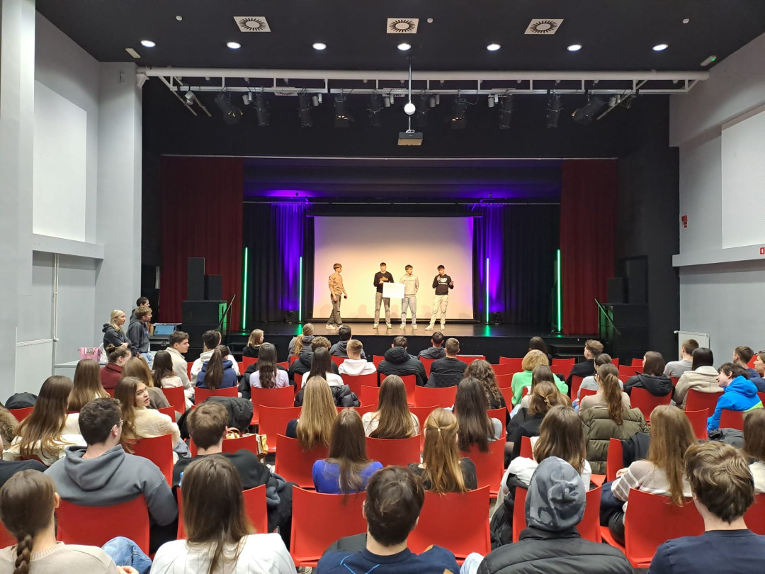 Demokracija v praksi