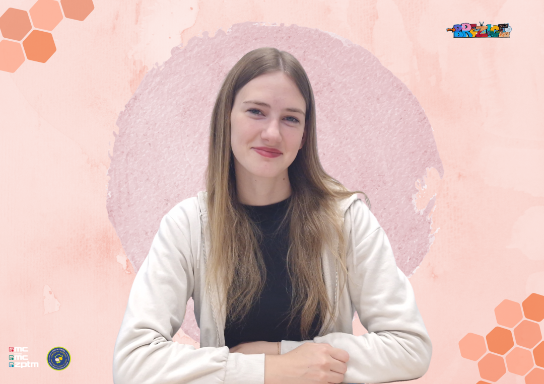 Nova praktikantka v pisarni mladine