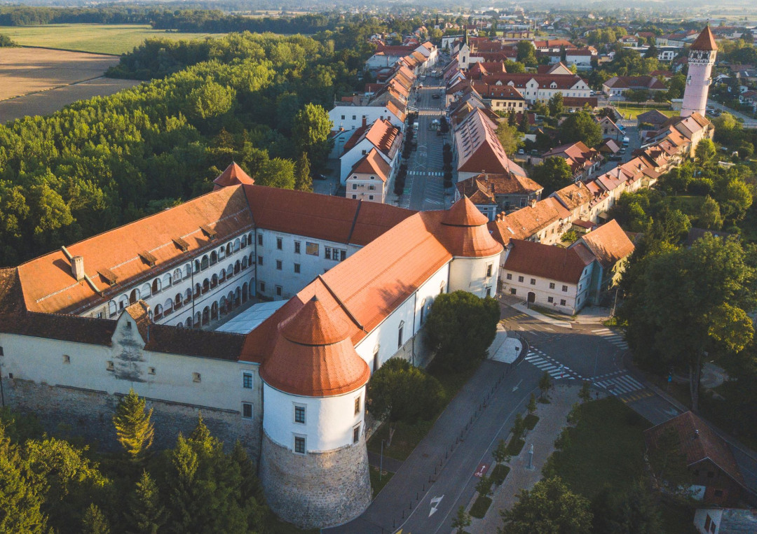 Prav(lj)ična dežela na Brežcu
