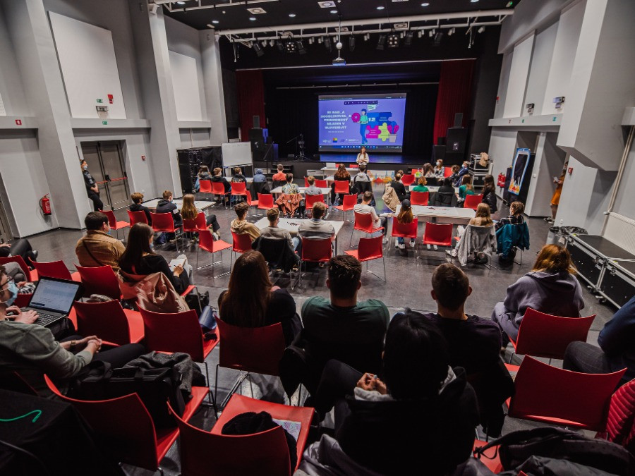 Regijski posvet za mlade