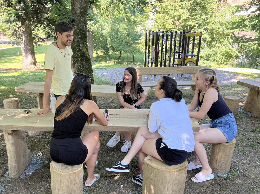 Učenje pod krošnjami