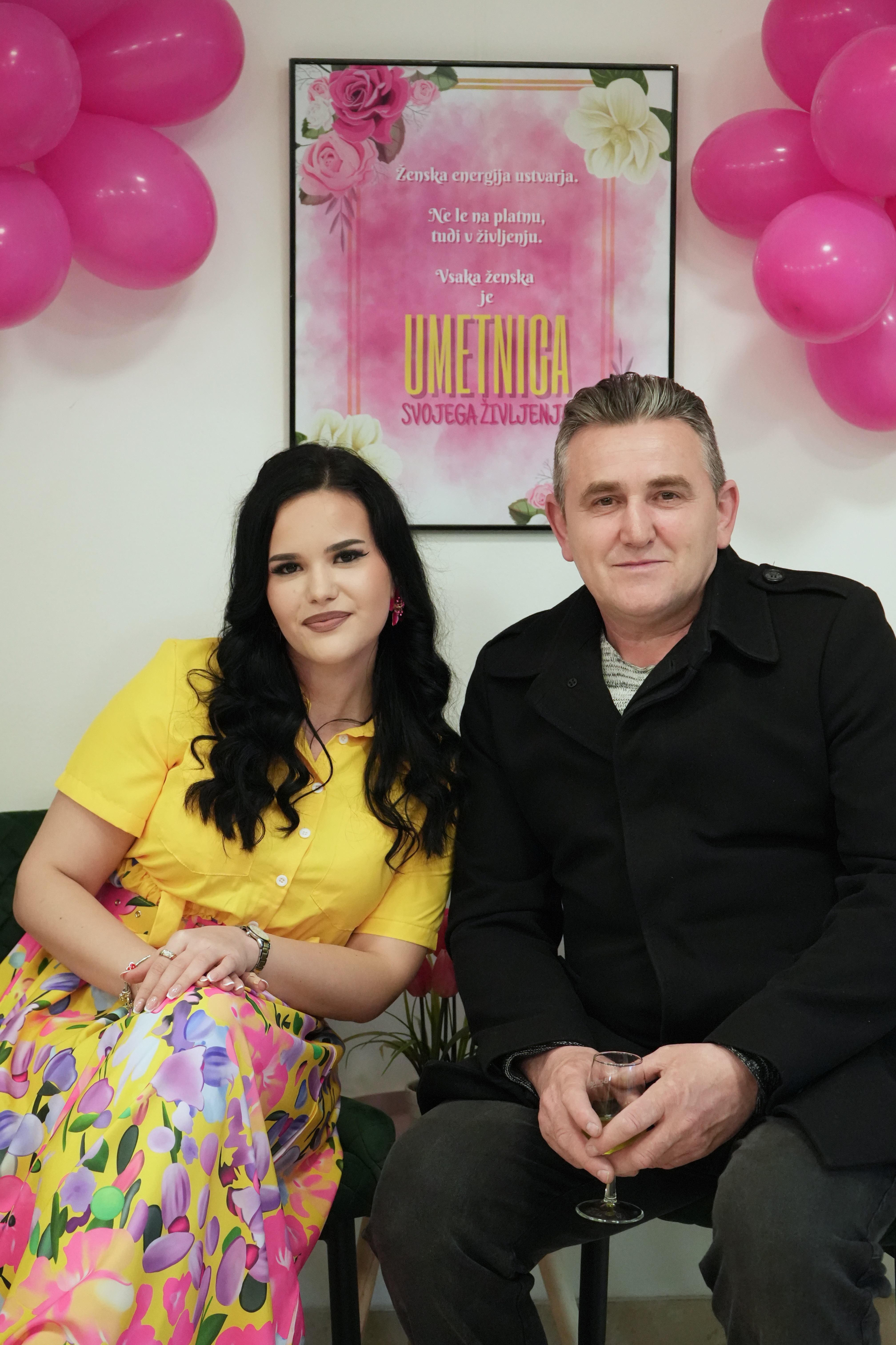 V avli MC Brežice zaživela razstava Umetnica svojega življenja