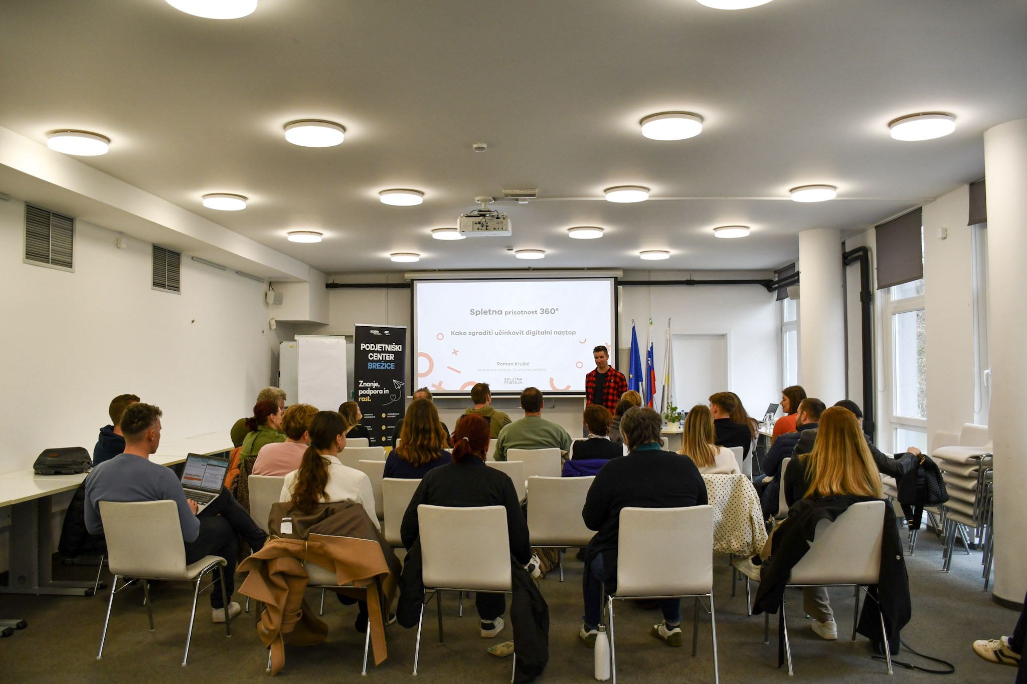 Spletna prisotnost 360 ° z Romanom Krušičem