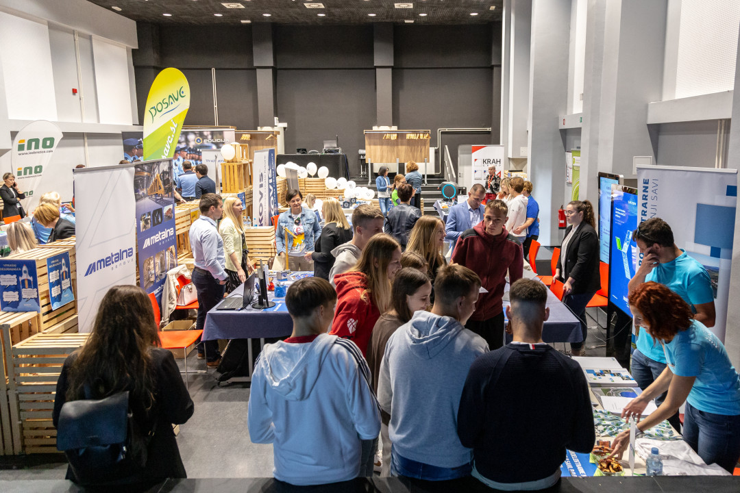 Več kot 300 mladih spoznalo priložnosti v regiji Posavje