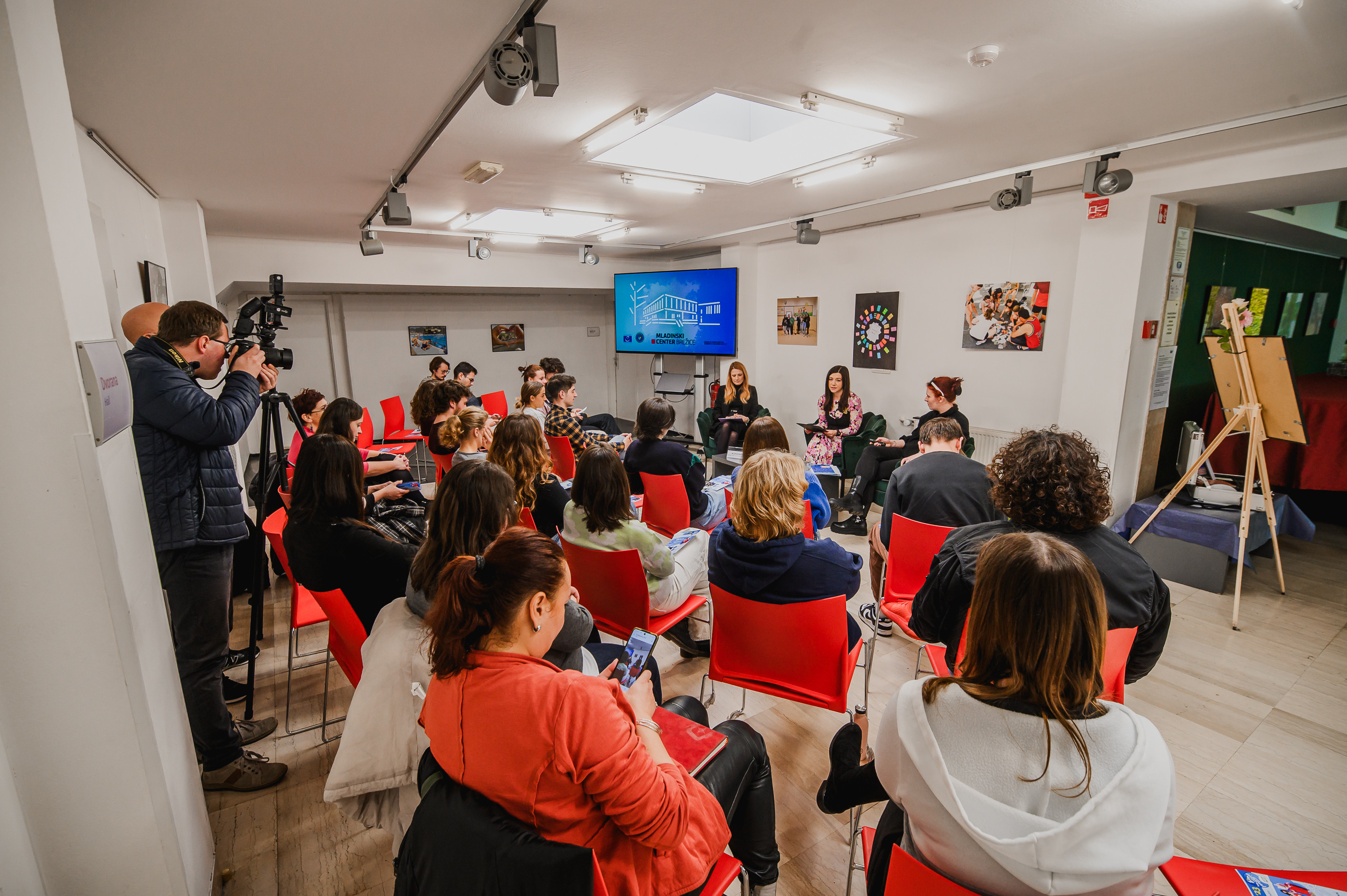 Inovacije in mednarodno sodelovanje za boljšo prihodnost mladine