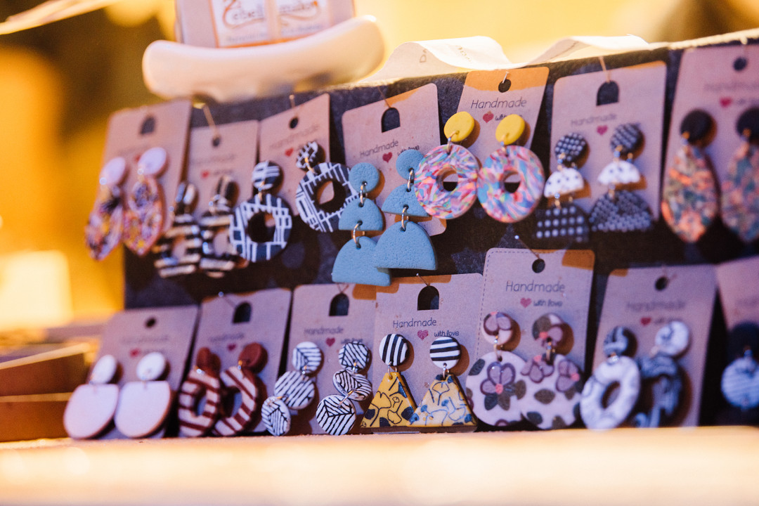 Javno povabilo za prodajo na stojnici na prireditvi Silvestrovanje v Brežicah 2023 (Otroško novo leto)