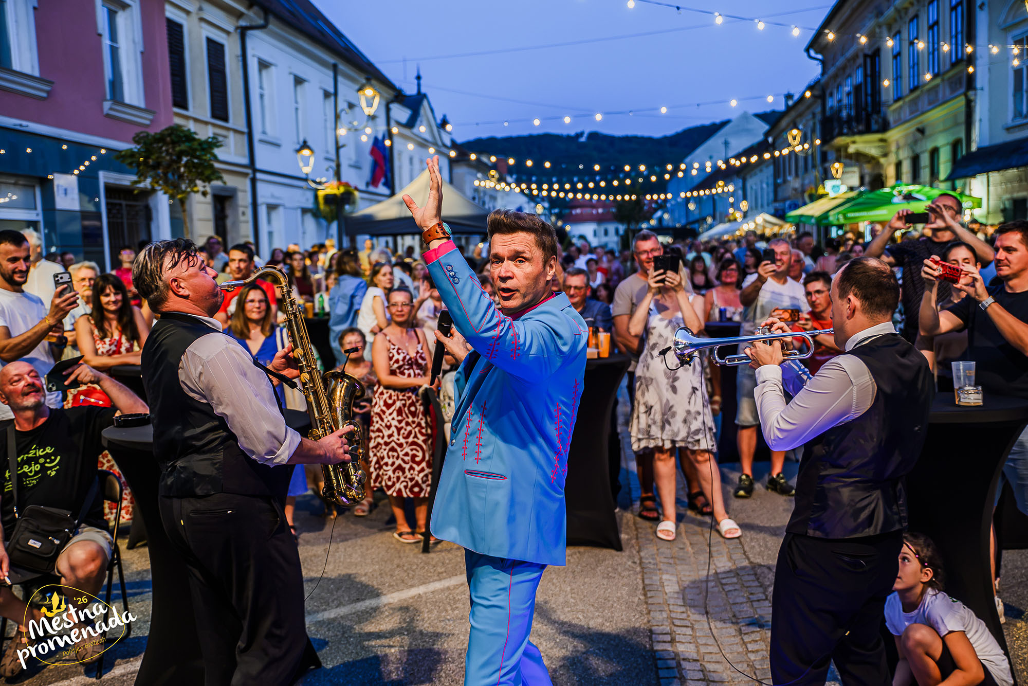 Mestna promenada Brežice 2026 uspešno zaključena z več kot 20.000 obiskovalci in rekordnim obiskom zadnjega večera