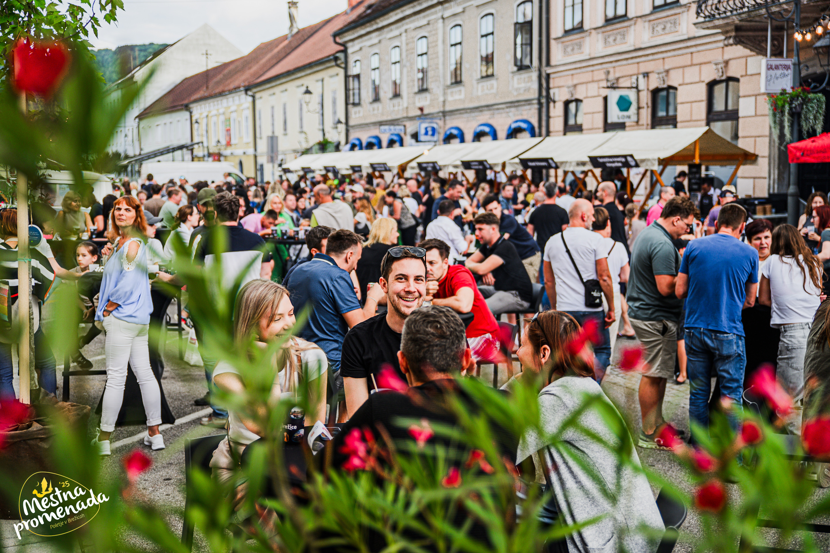 Otvoritveni večer Mestne promenade Brežice 2025 zaznamovalo prestižno priznanje Slovenia Green Destination Platinum