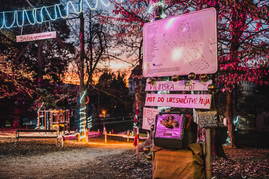 Vabljeni k okrasitvi novoletnih smrečic v starem mestnem jedru