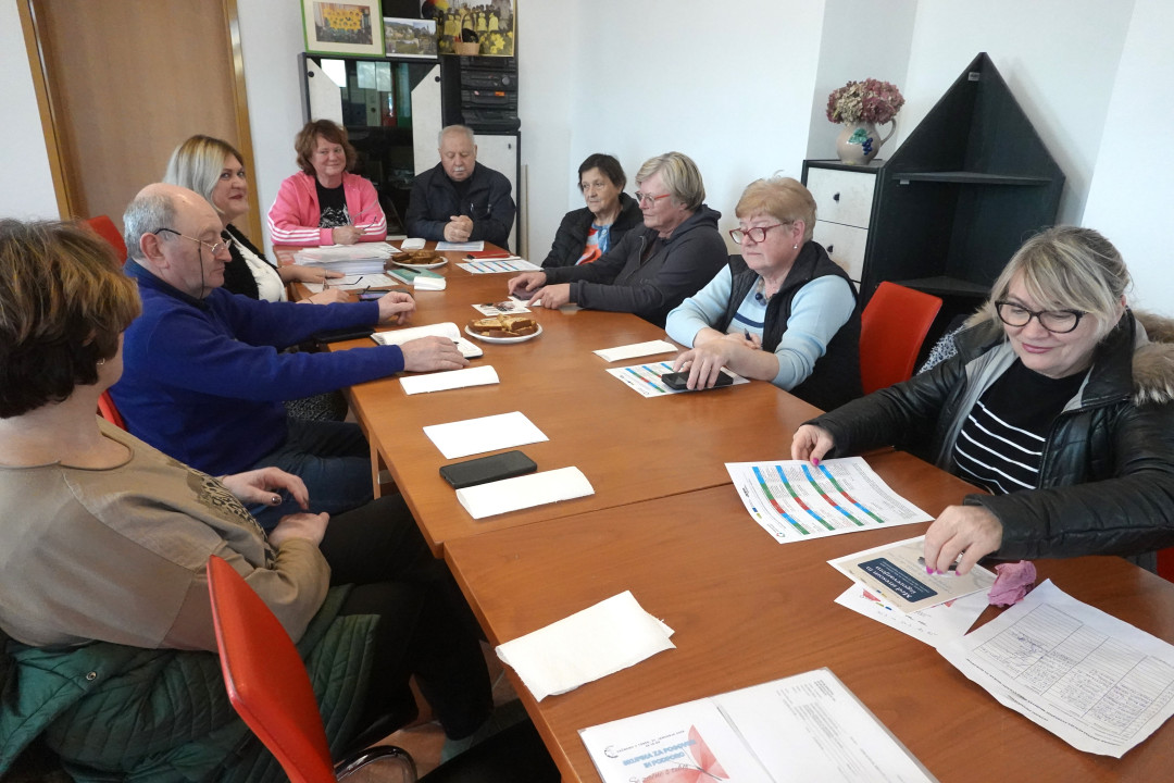 Digitalno znanje in druženje tudi v krajevnih skupnostih