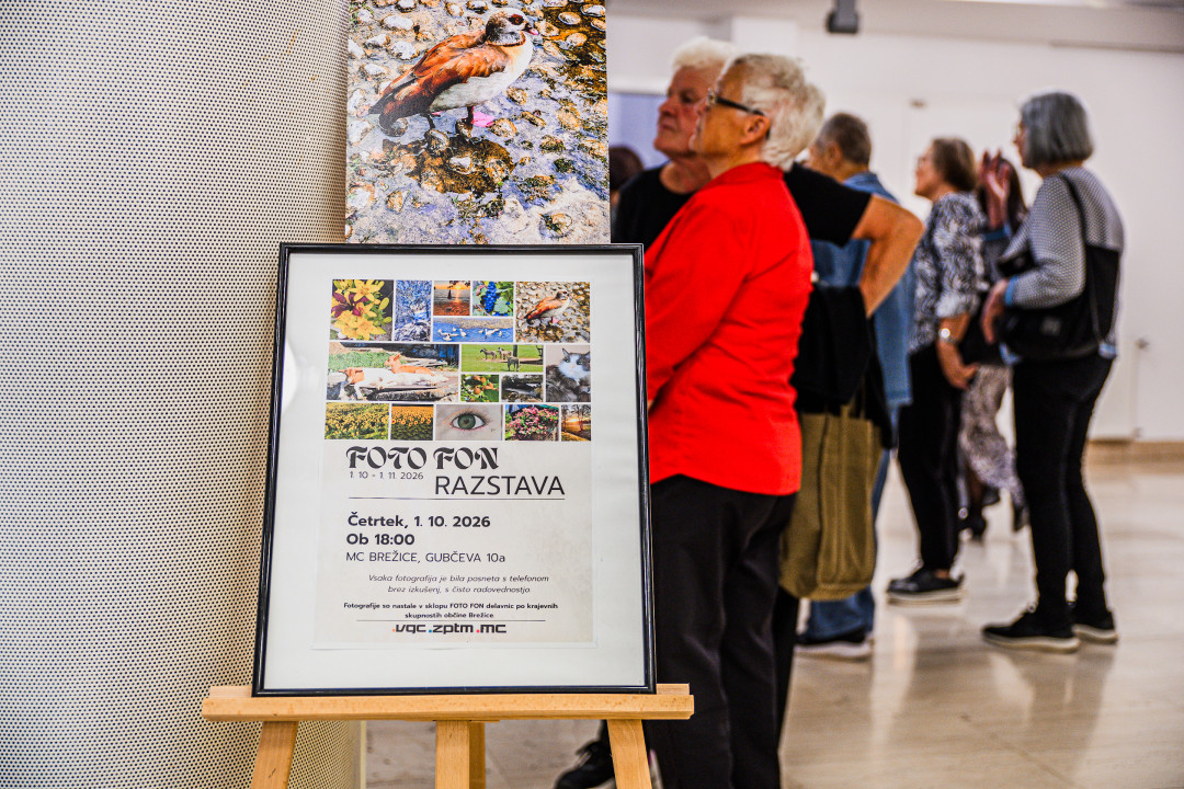Fotografska razstava, ki je strah pred tehnologijo spreobrnila v dokaz, da leta niso ovira