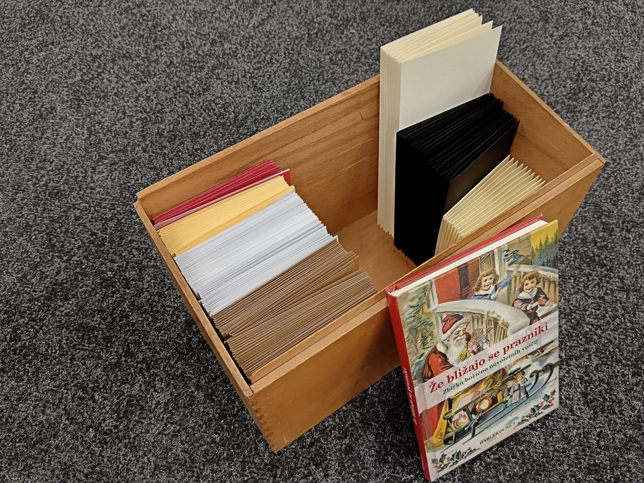 Izdelava prazničnih voščilnic