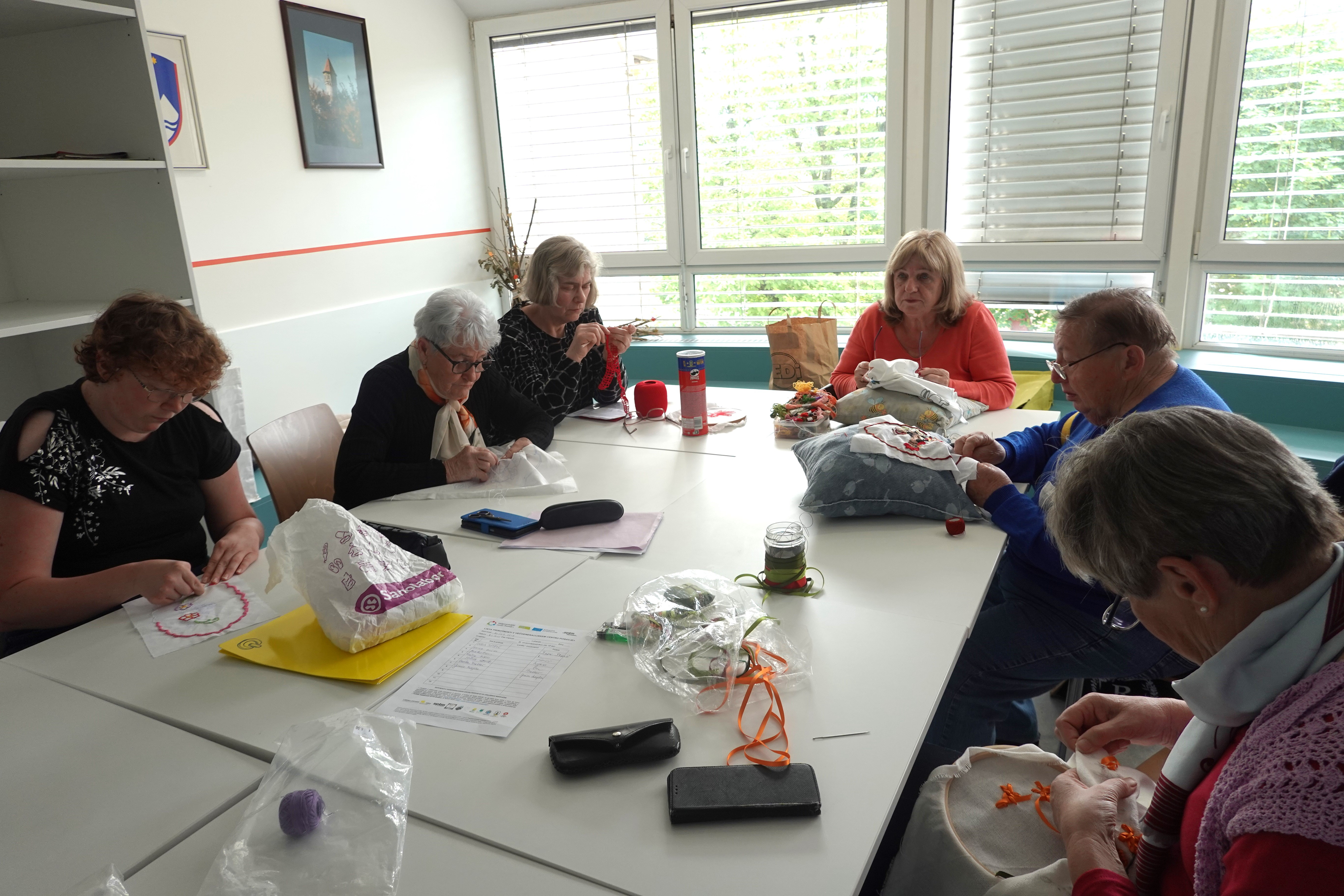 Metka odhaja, vez(eneje) ostaja