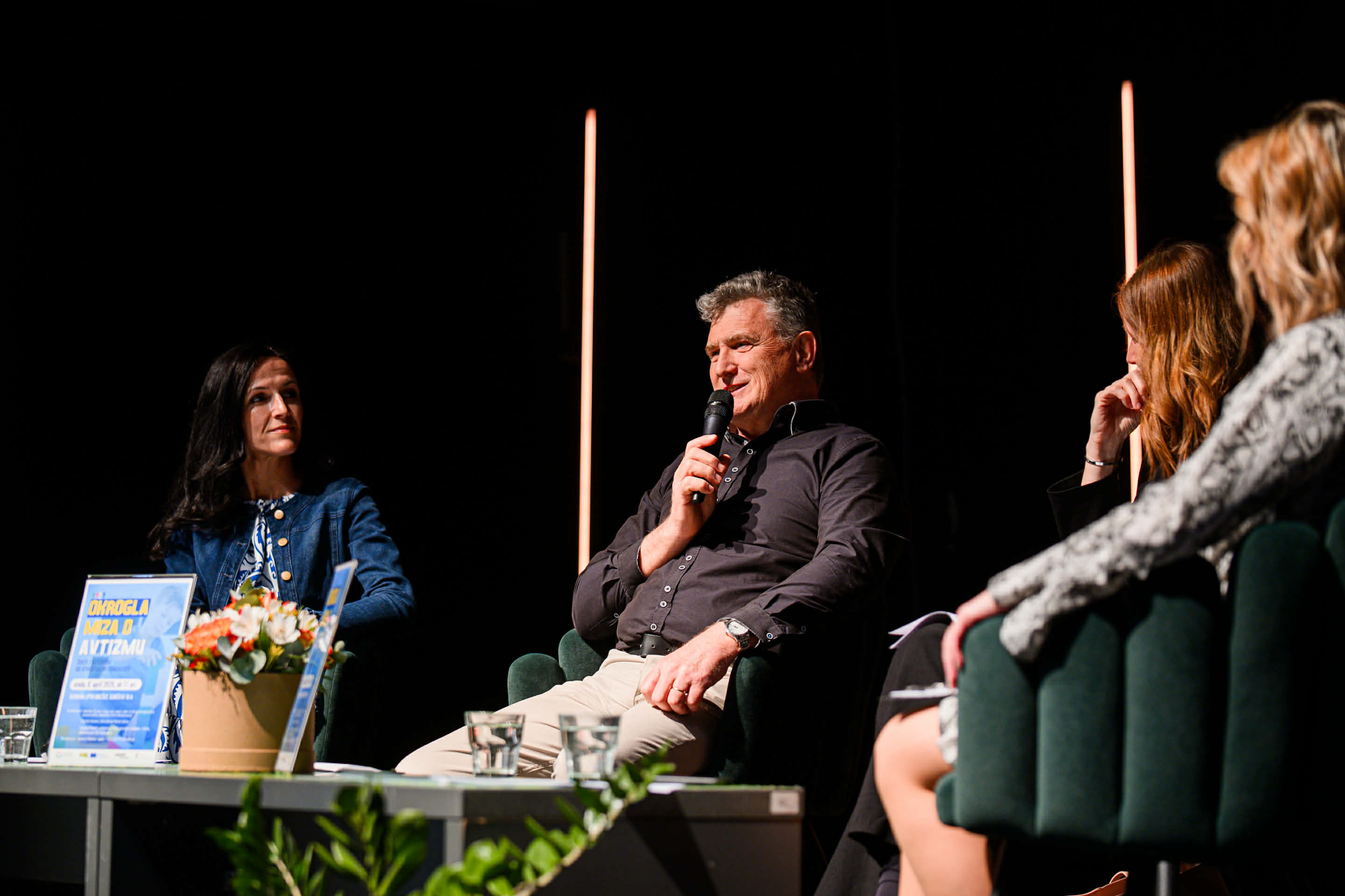 Okrogla miza o avtizmu