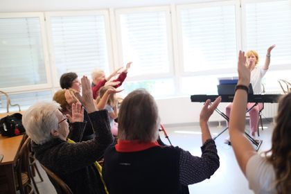 Pevski zbor za osebe z demenco in njihove svojce