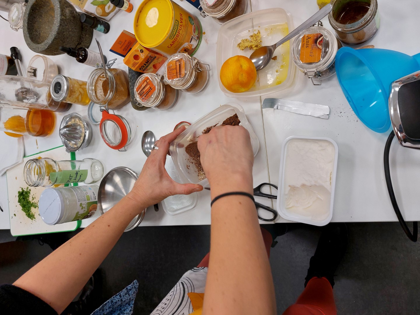 Zeliščni-medeni pripravki z Sabino Topolovec