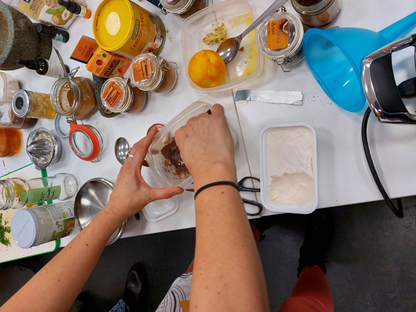 Zeliščni-medeni pripravki z Sabino Topolovec