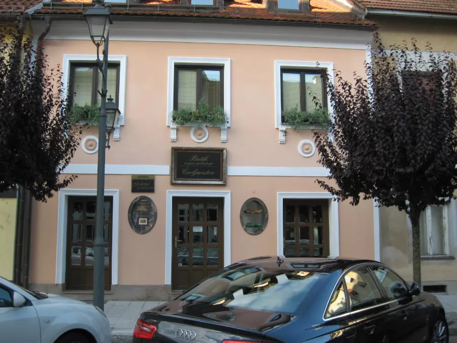 Apartma pri Gradu