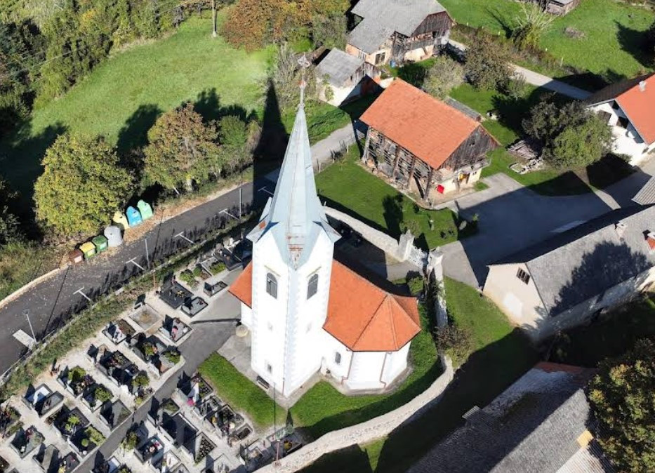 Cerkev sv. Marije Magdalene v Orešju