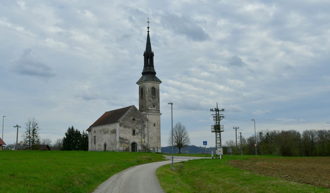 Cerkev sv. Trojice, Kapele