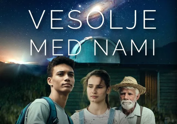 Cinema in the castle courtyard: The universe among us