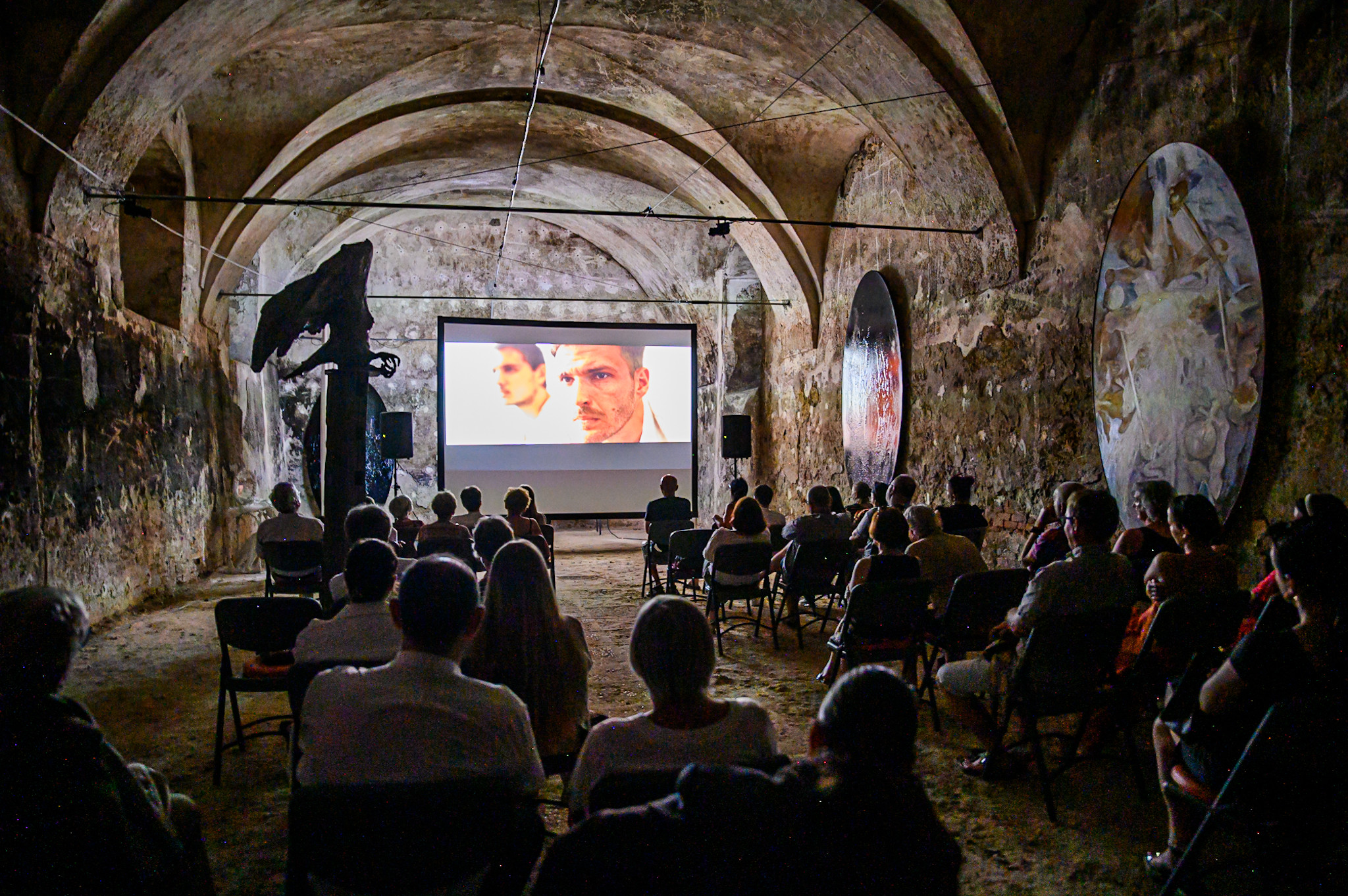Debeluh za uvod, film za glavno jed, penina z razgledom za sladico