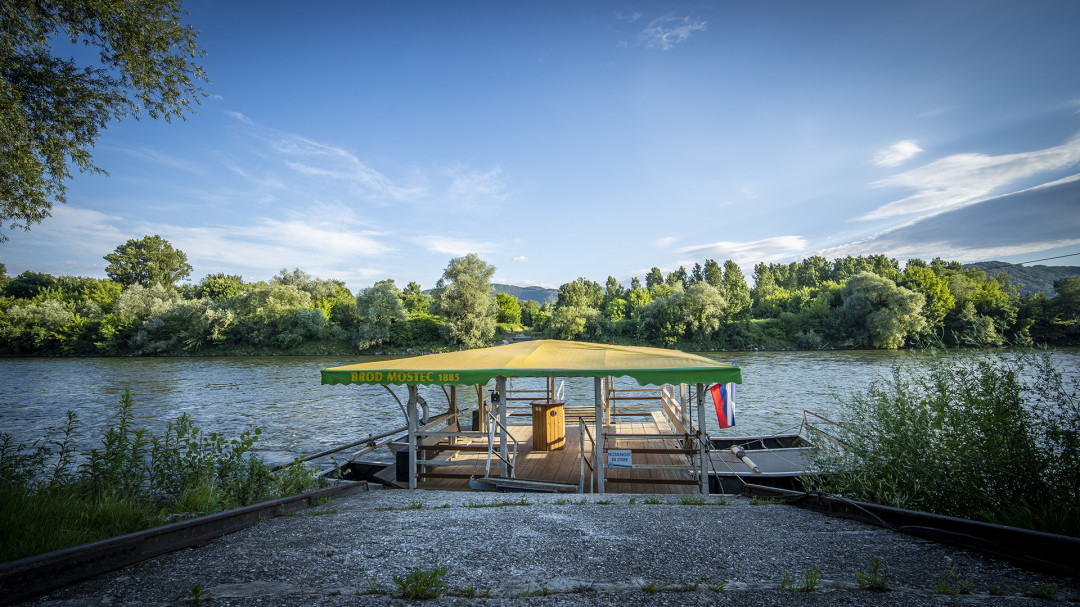 Dediščina brodarstva in Mostec