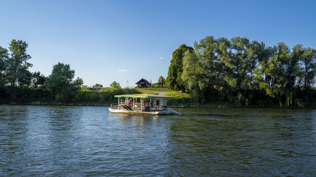 Dediščina brodarstva in Mostec