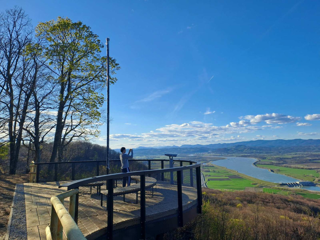 Energy point hike, stretch & brunch