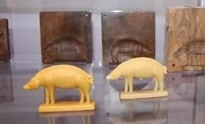 God sv. Antona Prašičkarja, črno-belo bogastvo s Krškega polja in licitacija krače