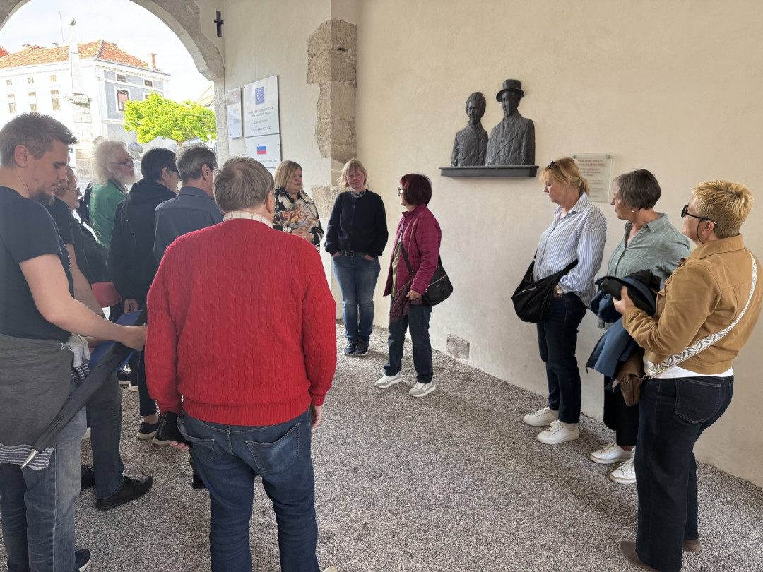 Javno vodstvo po stalni razstavi ČRNÉTJANI IN ČRNÉTJA VAS: skupaj držijo kakor veriga