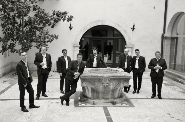 Klapa Semikantá: istrski melos v brežiškem starem mestnem jedru