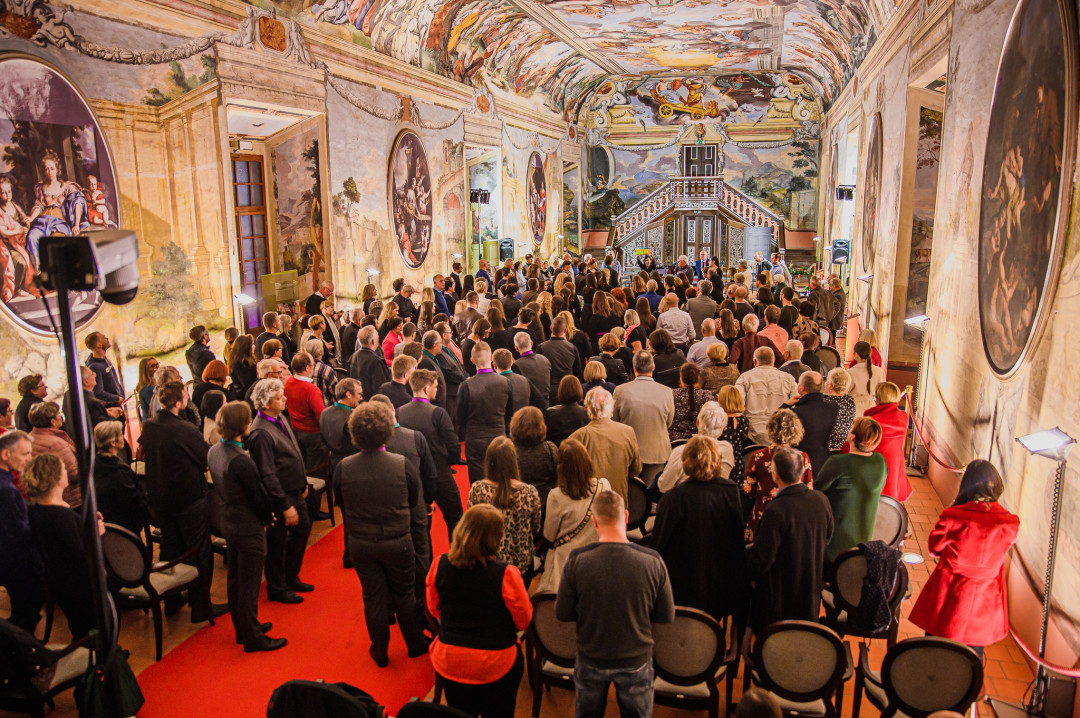 Letni koncert Mešanega pevskega zbora Viva: Na jonskih valovih