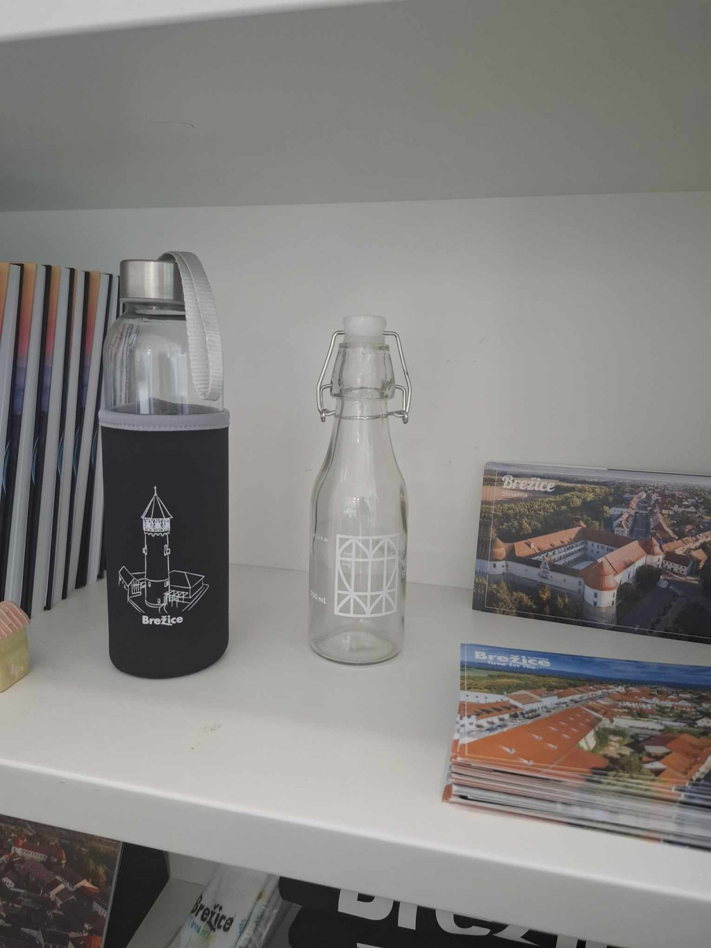 Manj plastike na poti: kako lahko vsak prispeva k čistejšemu okolju