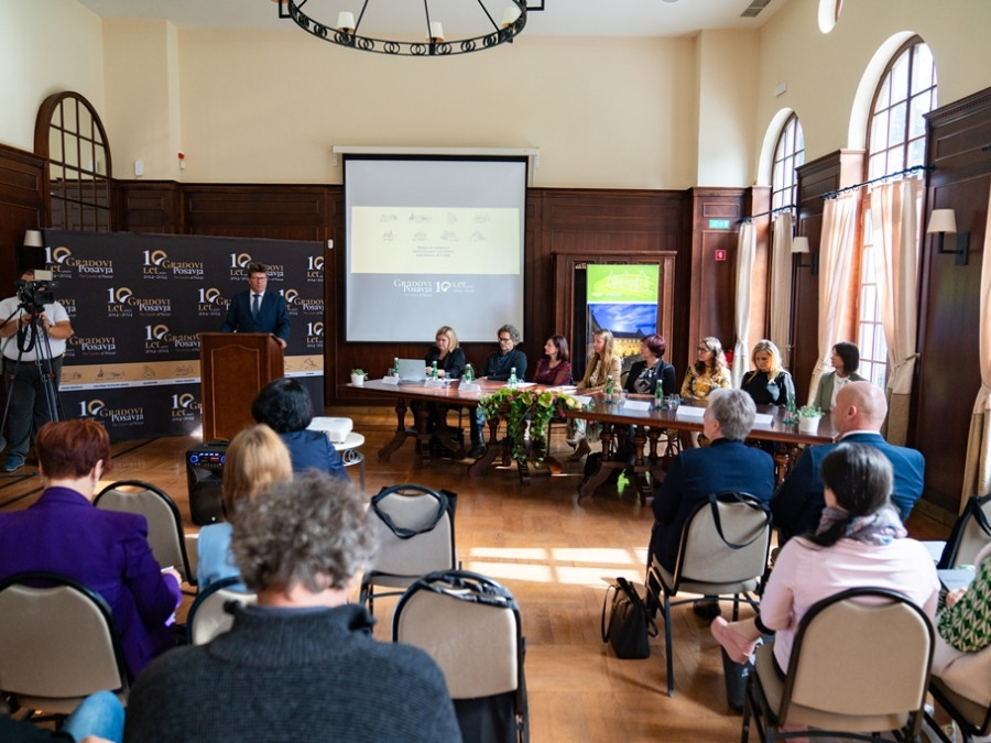 Mednarodna konferenca: Gradovi Posavja – prva dekada