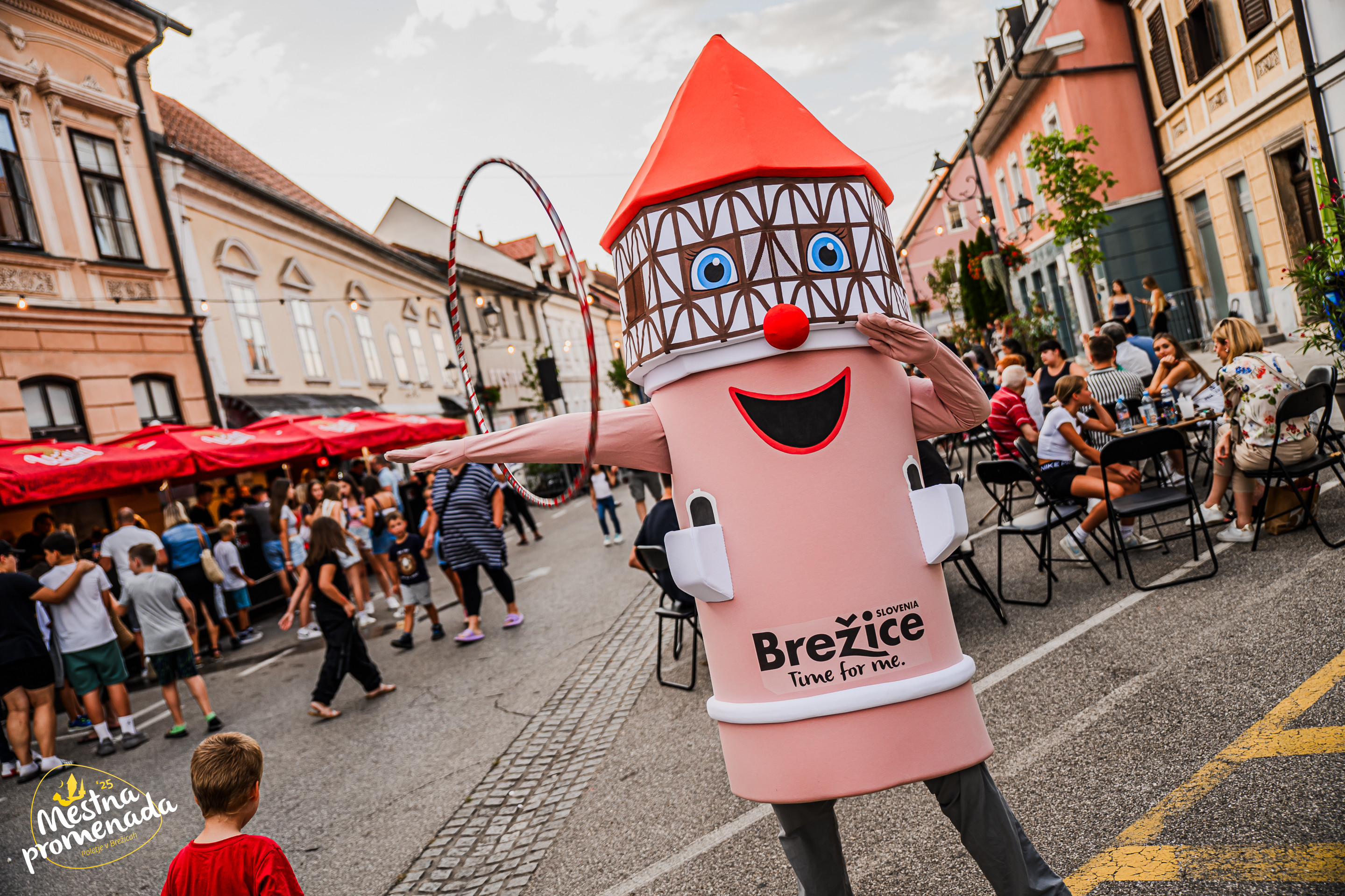 Mestna promenada Brežice 2025 uspešno zaključena, doživetja se nadaljujejo