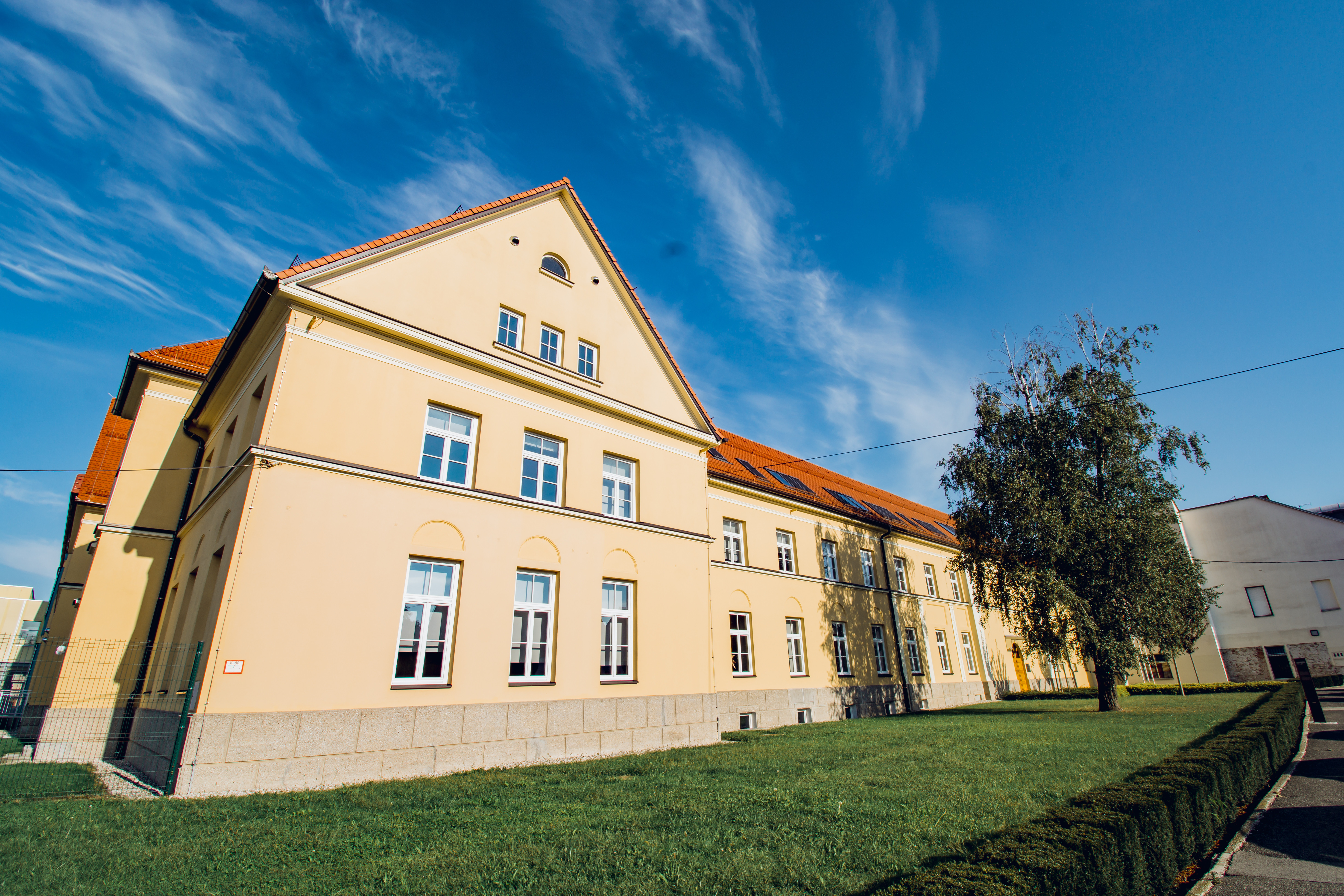 Nekdanji frančiškanski samostan