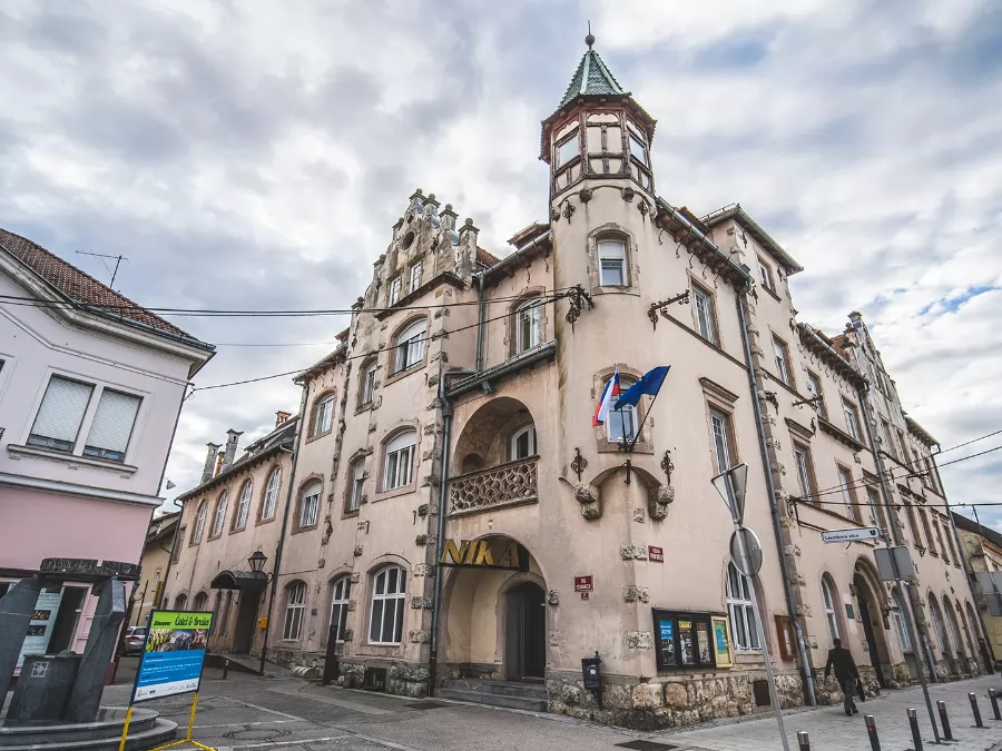 Nemški dom s hotelom Pri črnem orlu