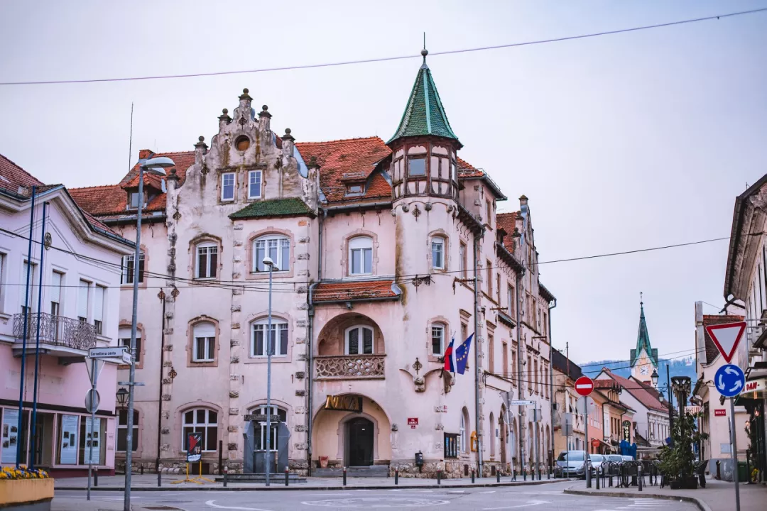 Nemški dom s hotelom Pri črnem orlu