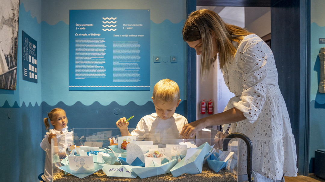 Odprtje razstave Harmonija 4 elementov