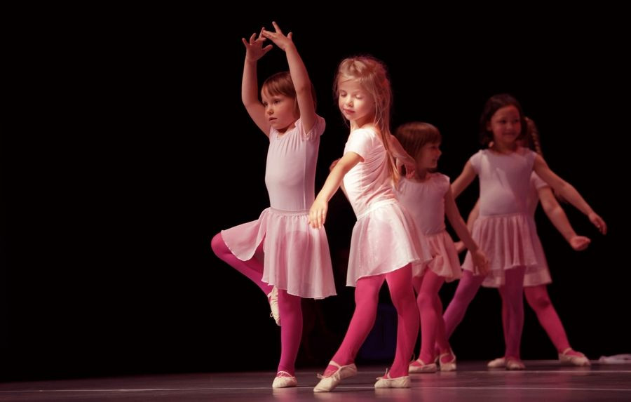 Otroška baletna predstava Alica v čudežni deželi