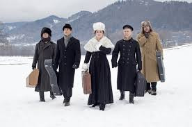 Pesem za Laro - Ujetnica časa