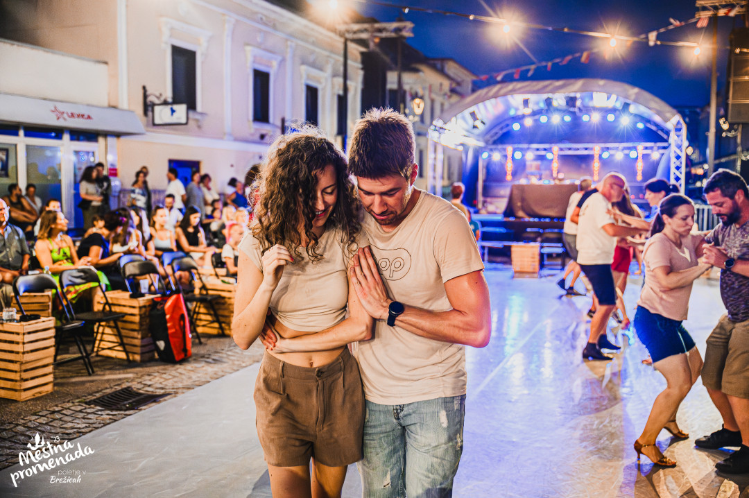 Plesni večer pod zvezdami