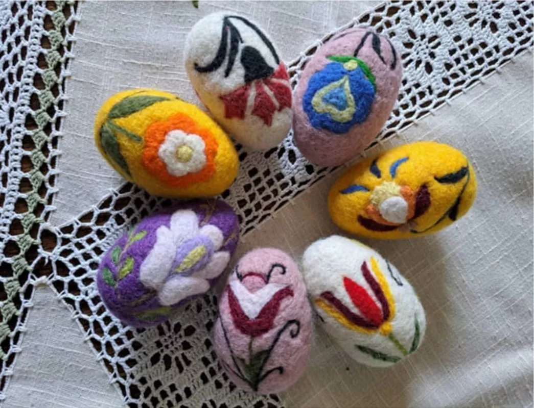 Polsteno velikonočno jajce