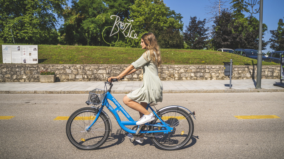 Povabilo k sodelovanju v spletni anketi o potovalnih navadah v občini Brežice